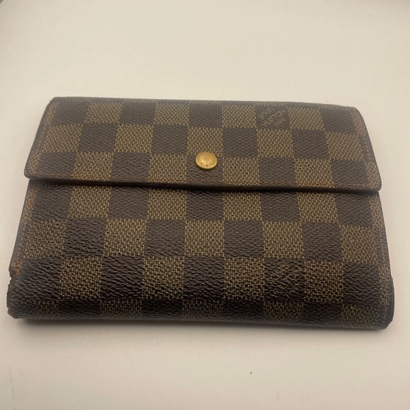 Louis Vuitton wallet - Picture 1 of 5
